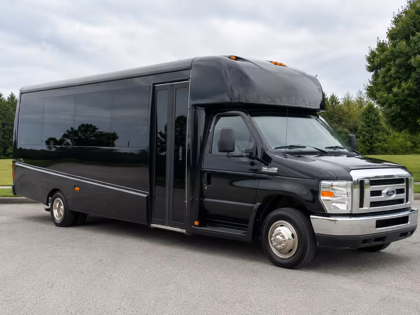 minibus rentals and charter buses for corona employers